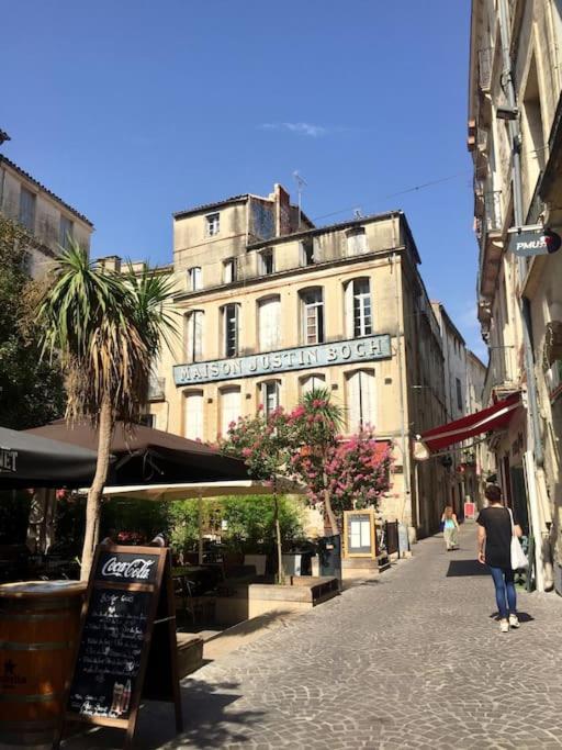 Studio Sous Les Toits Tres Bien Place Et Climatise มงต์เปอลิเยร์ ภายนอก รูปภาพ