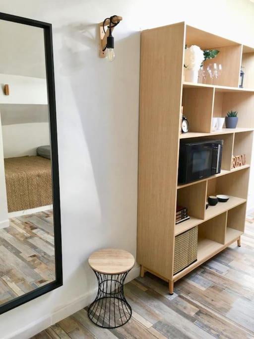 Studio Sous Les Toits Tres Bien Place Et Climatise มงต์เปอลิเยร์ ภายนอก รูปภาพ